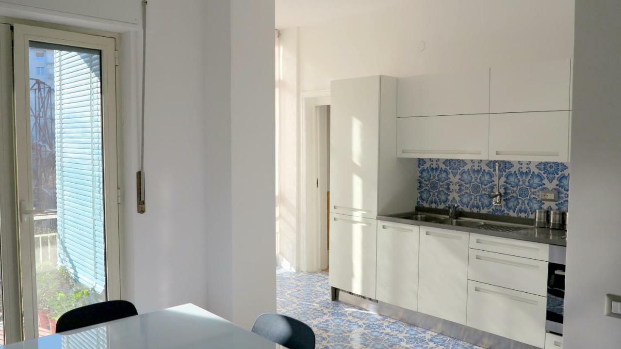 Pretty Panoramic Apartment - Half Way Center-Vomero District Napoli Dış mekan fotoğraf
